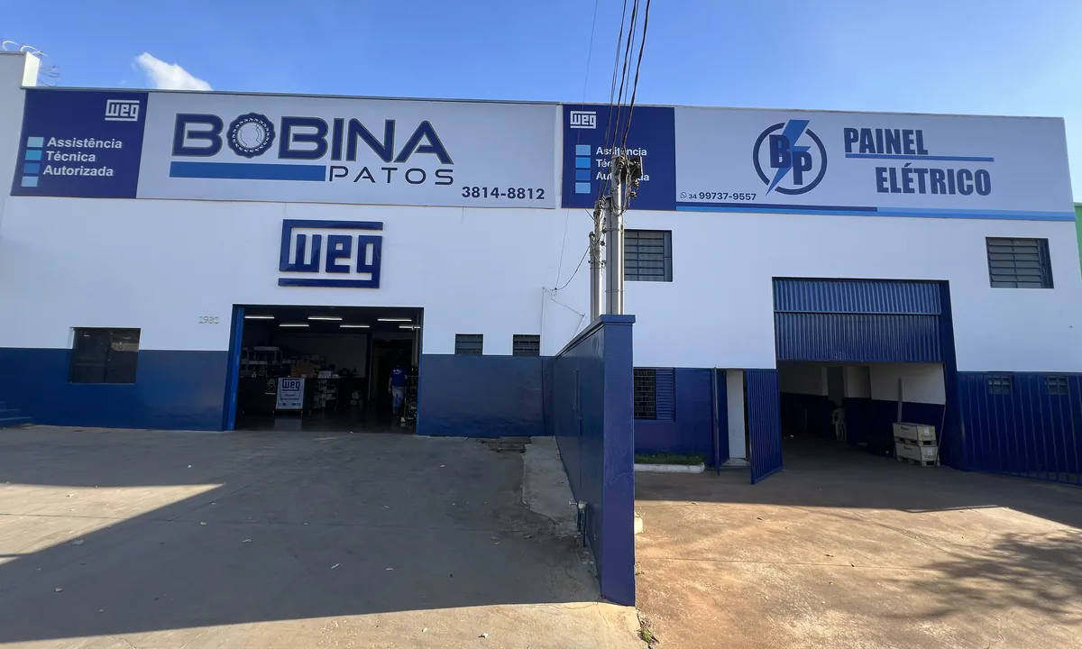 Fachada da Bobina Patos em Patos de Minas, com placa de assistência técnica autorizada WEG
